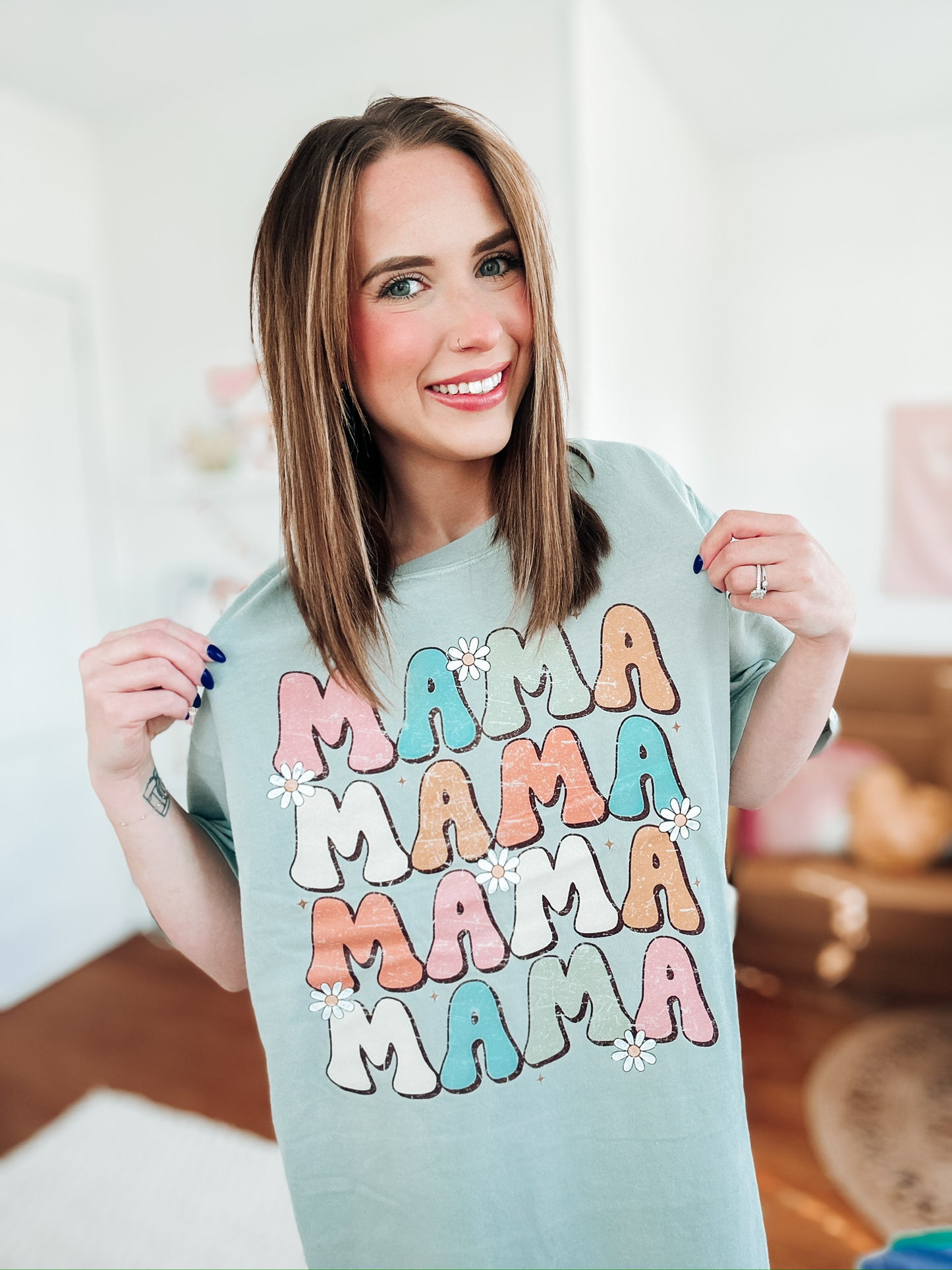 Multicolored Mama with Daisies