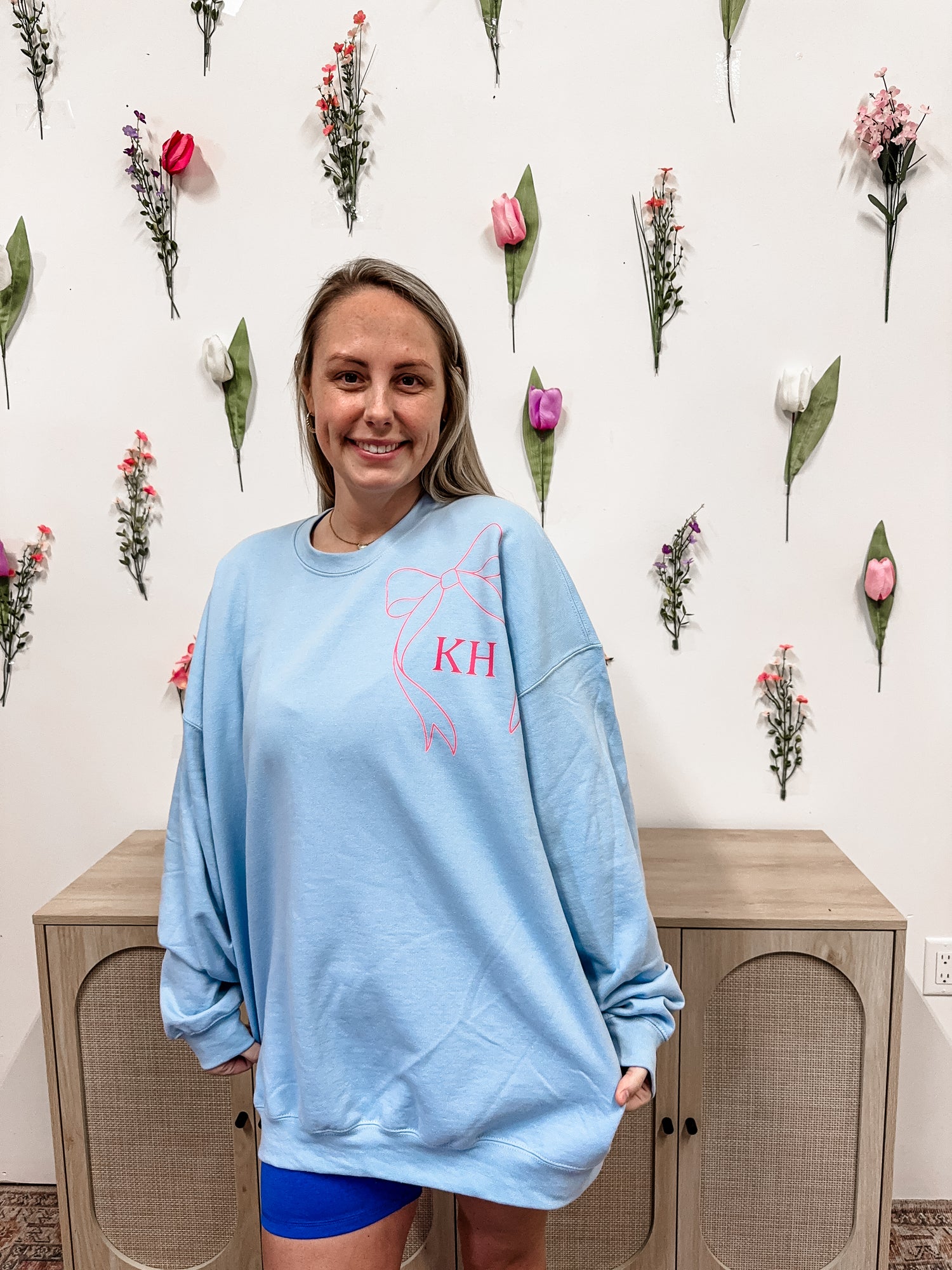 Side Bow with Inital Crewneck