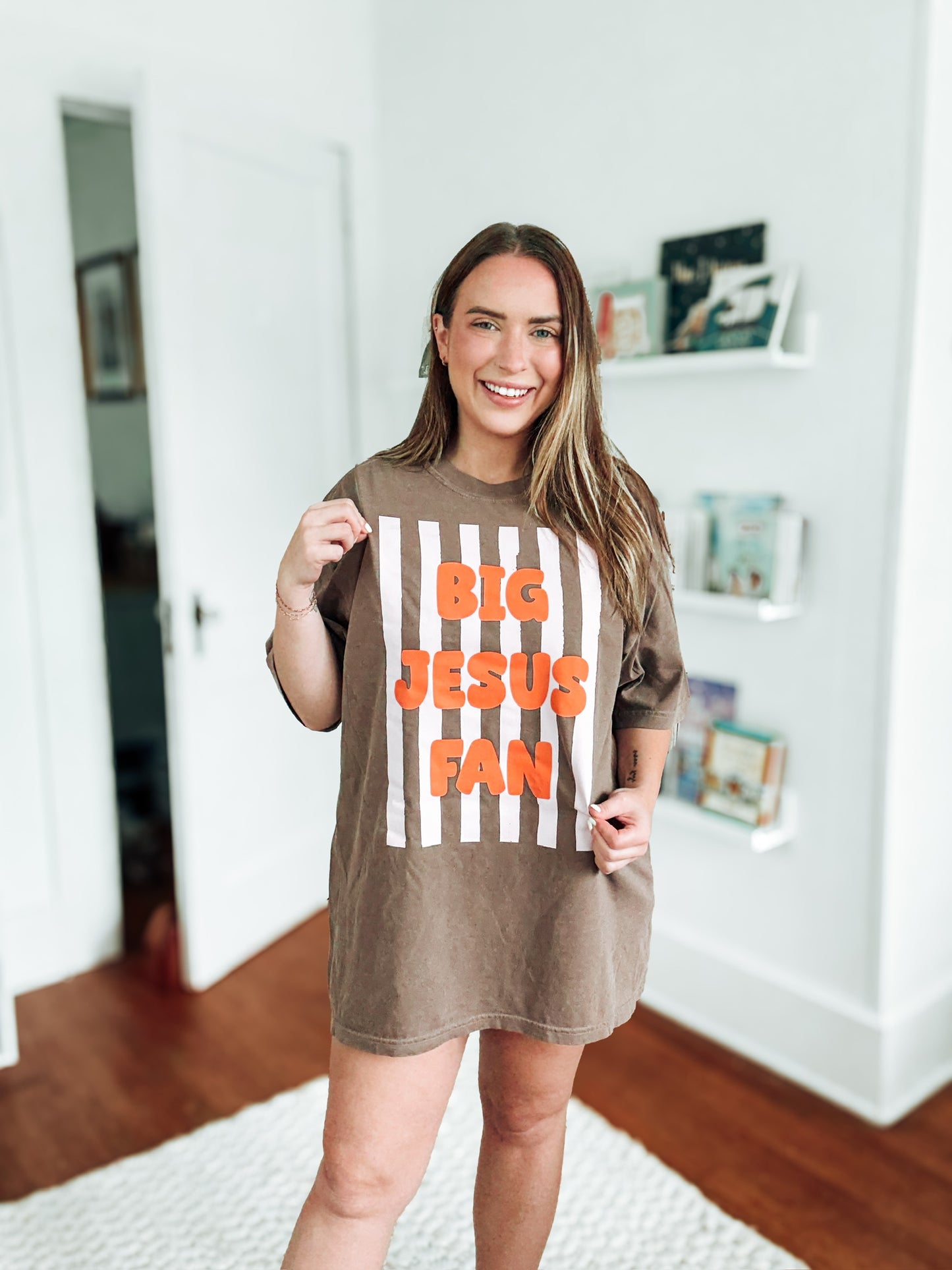 BIG JESUS FAN (Espresso) (T)