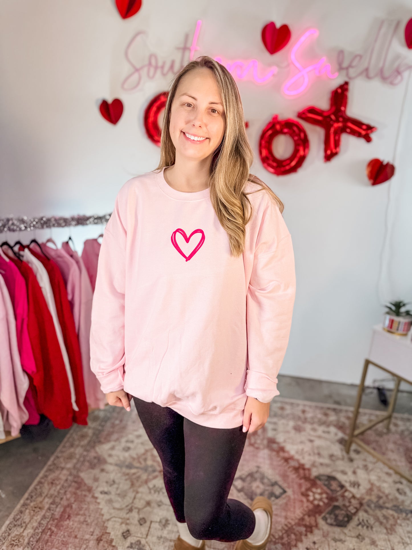 ❤️ Dainty Heart Tee / Crewneck