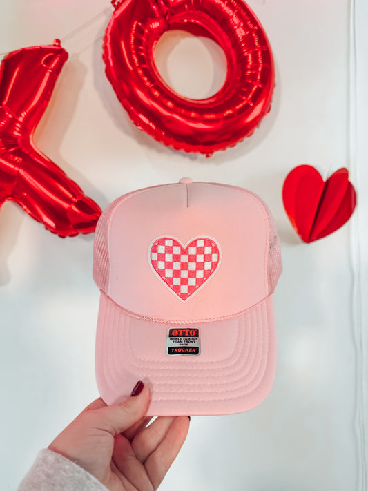 ❤️ Pink Checkered Heart Trucker !!