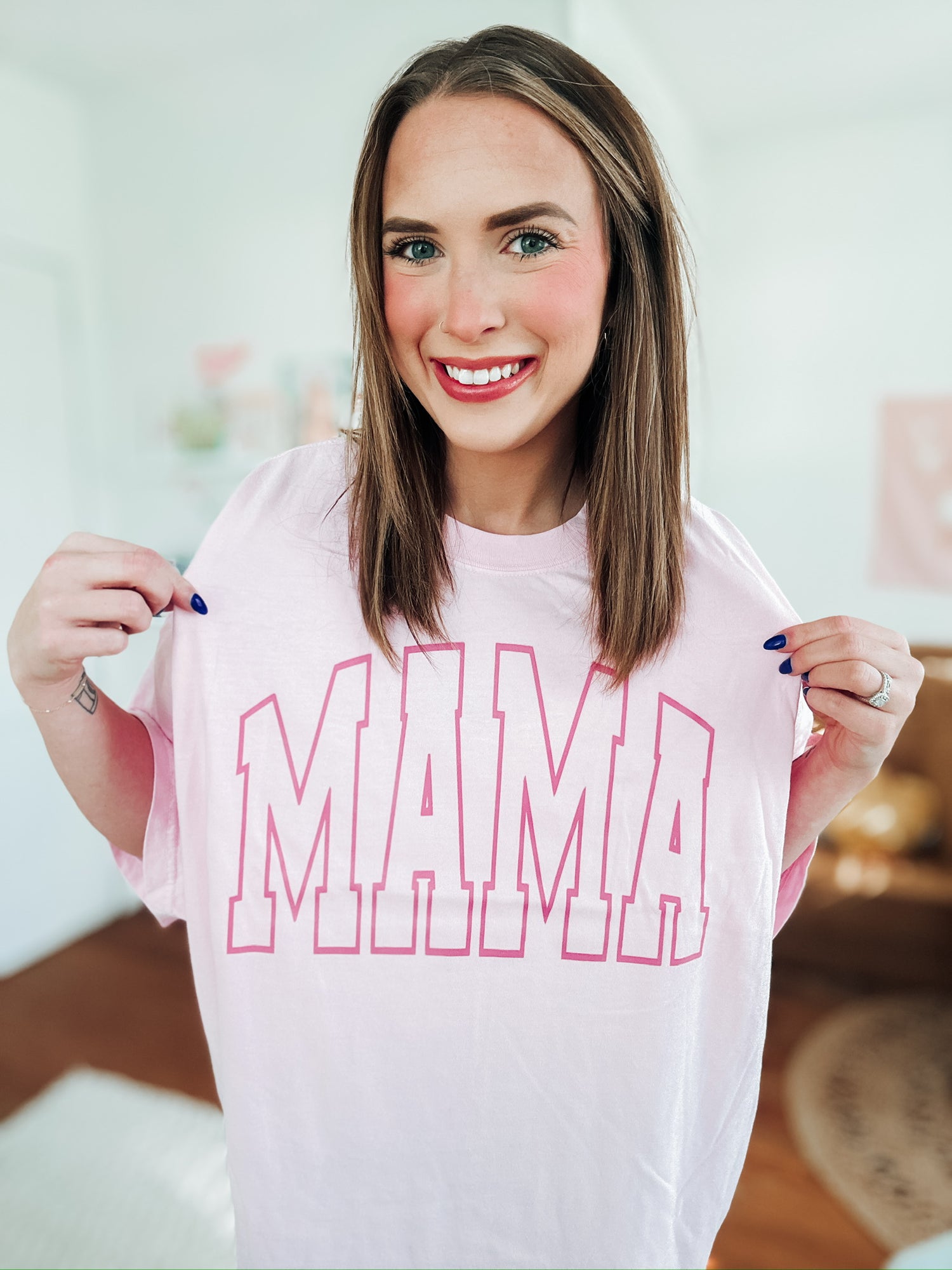 Outline MAMA Pink Monochrome