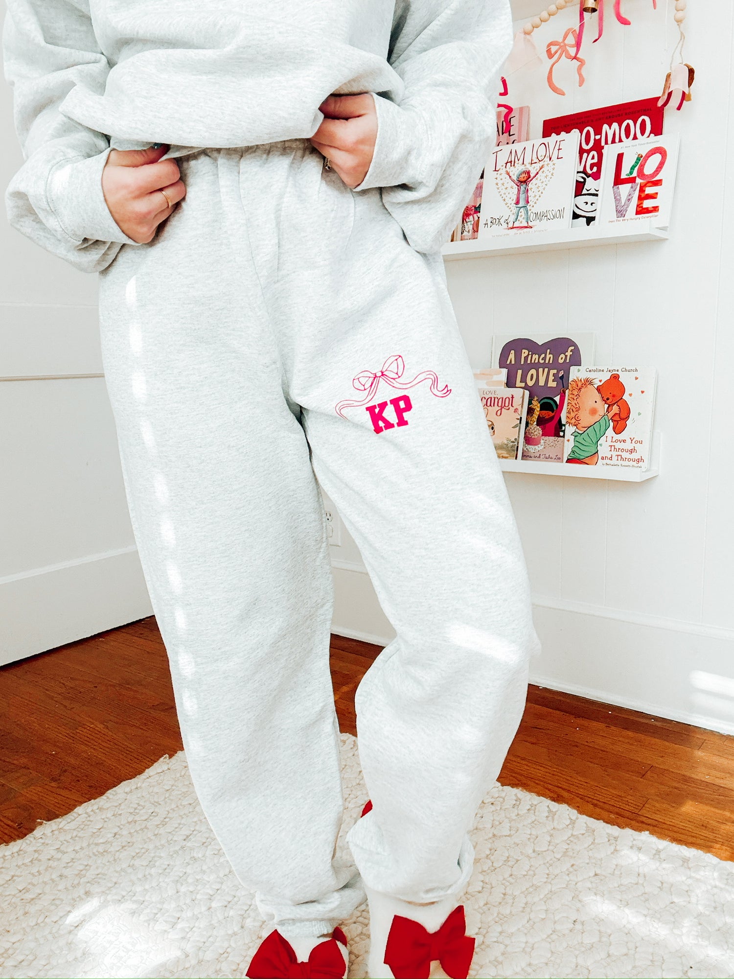 ❤️ Initial Bow Sweatpants